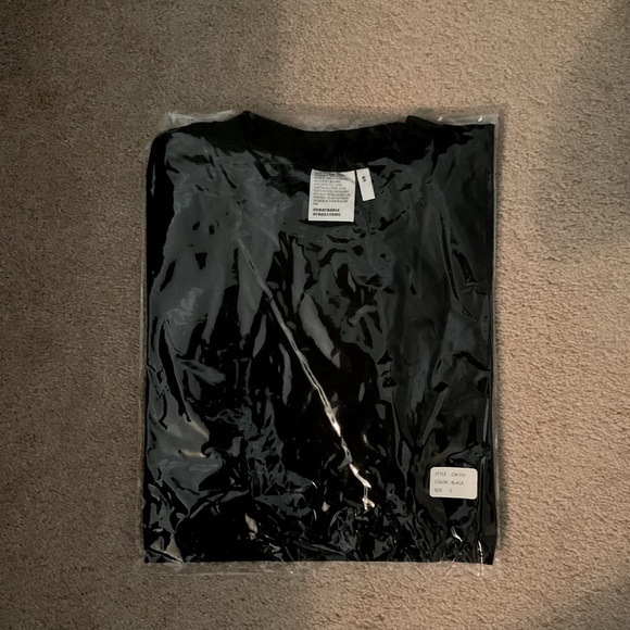 New black tee noir - Picture 1 of 3